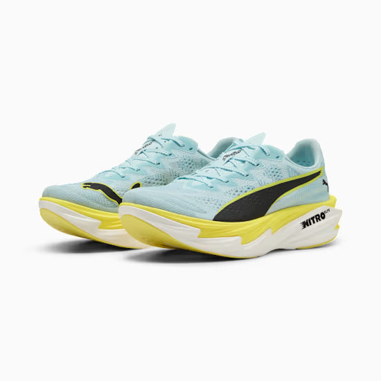 Schrägansicht beide Schuhe