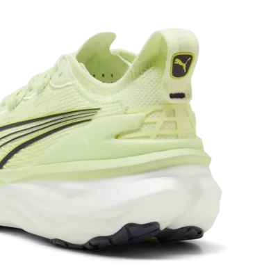 Ansicht linker Schuh Detailansicht hinten Fersenbereich Außenseite