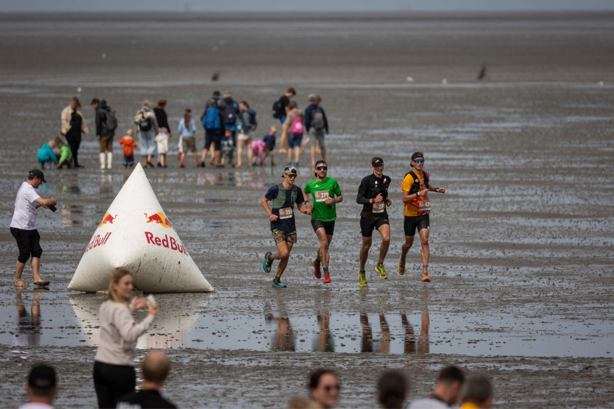 Red Bull Wattlauf 2026: 24,6 Kilometer durch das Wattenmeer gegen die Flut