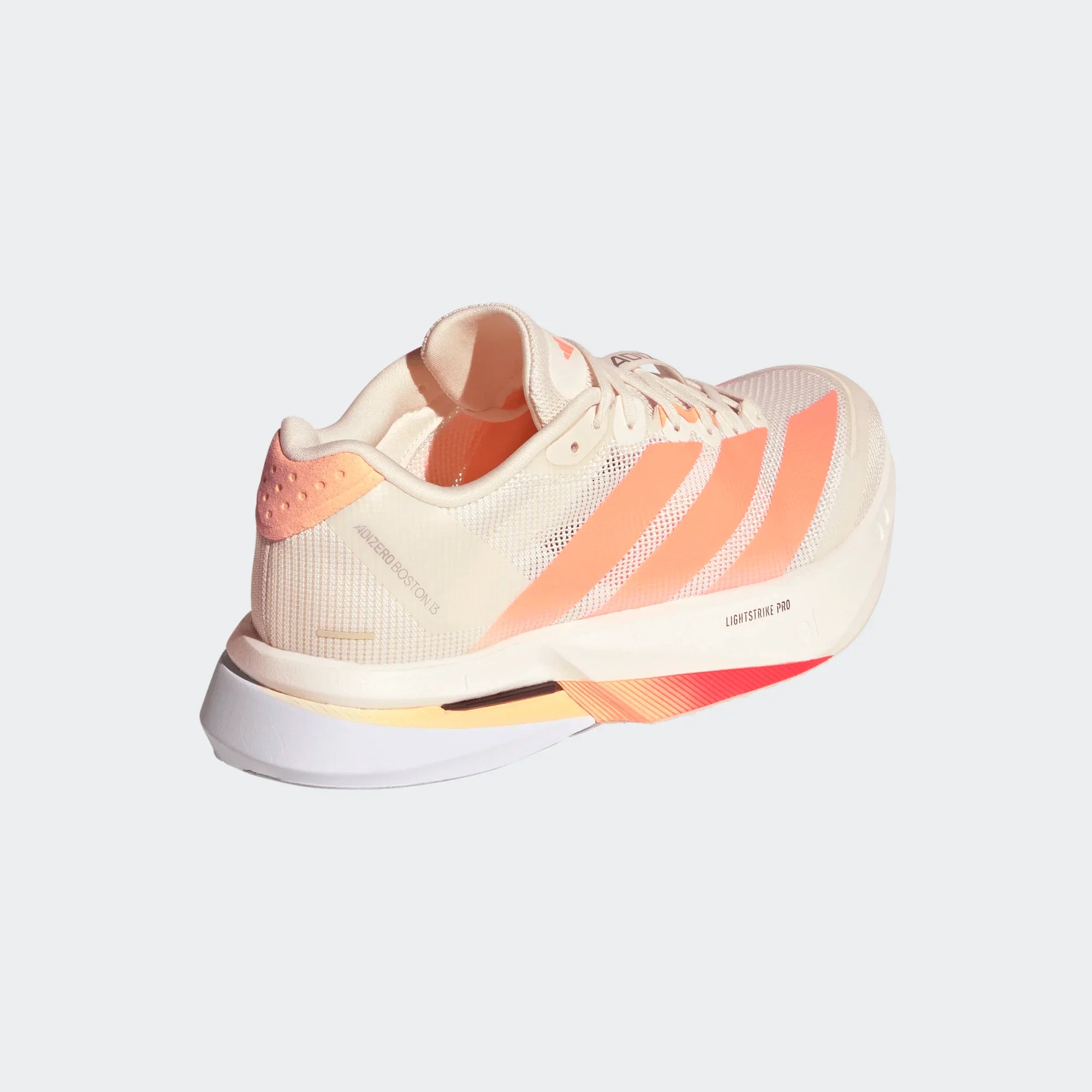 Schrägansicht rechter Schuh von hinten