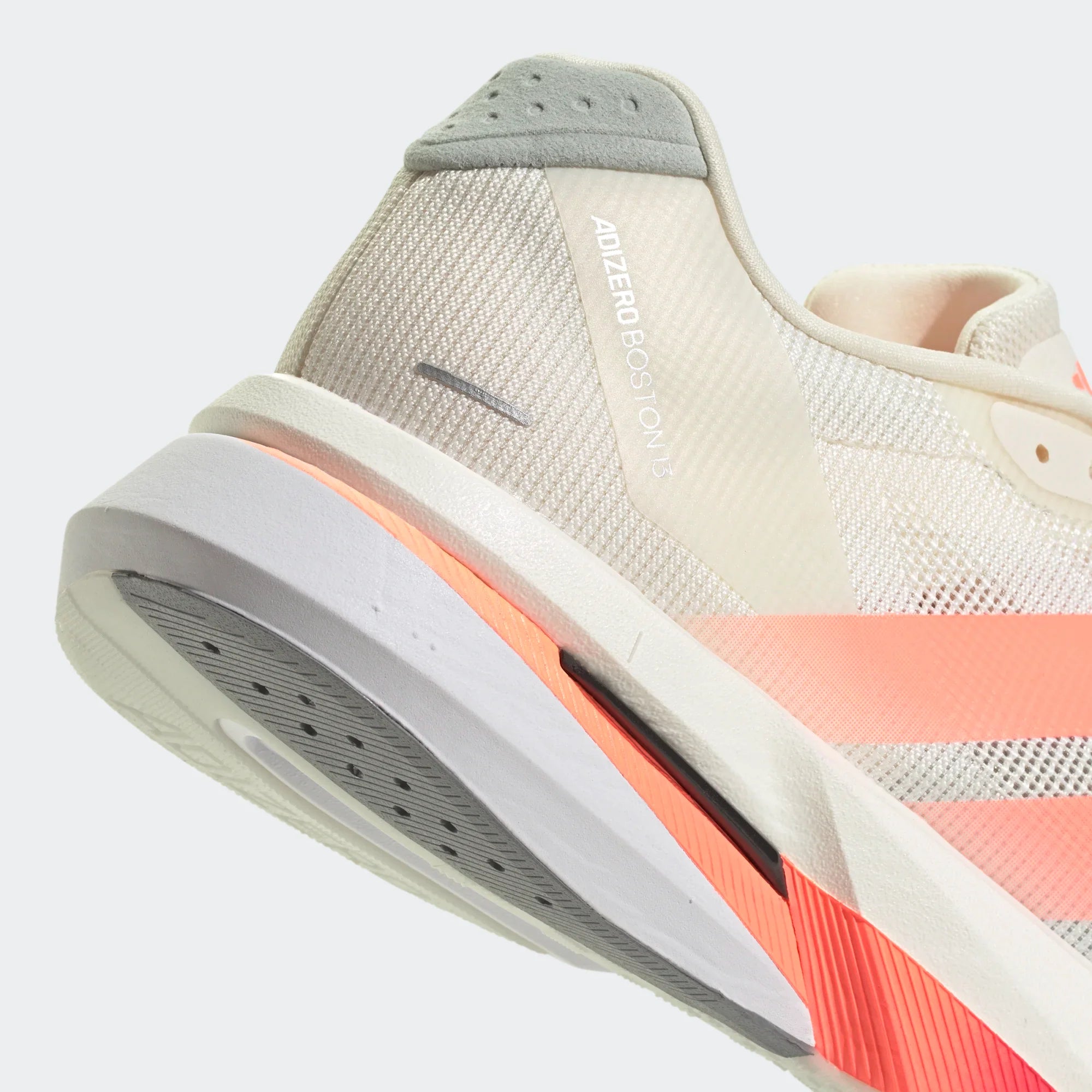 Detailansicht rechter Schuh Fersenbereich