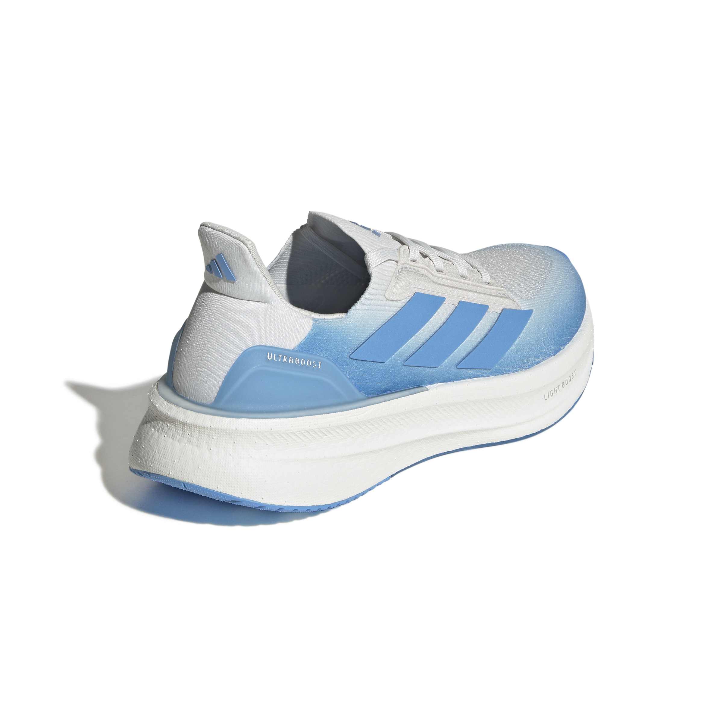 Schrägansicht rechter Schuh von hinten Außenseite