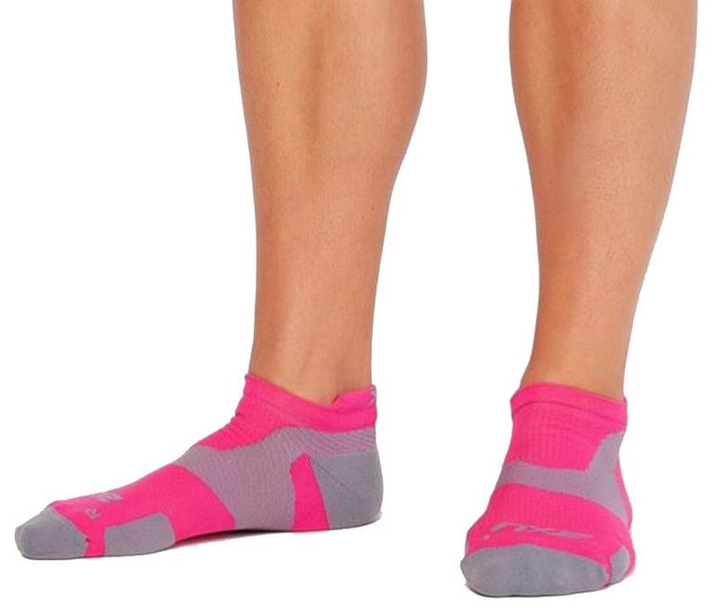 2XU VECTR Light Cushion No Show Socks Magenta/Light Grey