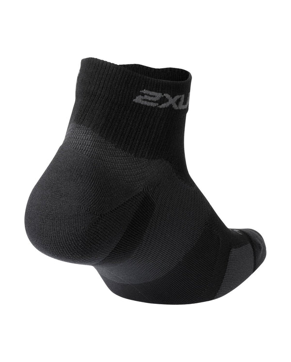 2XU VECTR Light Cush 1/4 Crew Socks, Black/Titan