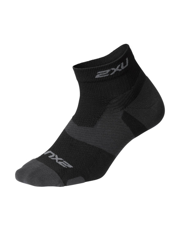 2XU VECTR Light Cush 1/4 Crew Socks, Black/Titan