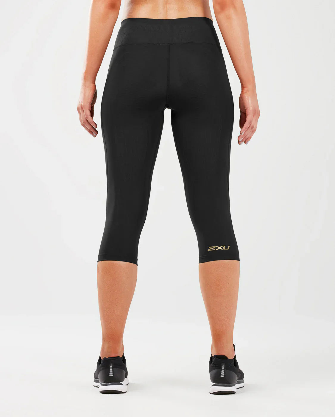 2XU MC Cross Bonded Mid-Rise Compression 3/4 Tights, Damen, Laufhose, Black/Gold